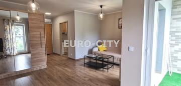 Kawalerka z garażem, apartamentowiec