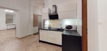 2 pokoje ścisłe centrum warszawa 51m2