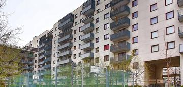 Mieszkanie w budynku z 2008 roku przy metrze