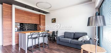 Kameralny apartament z widokiem na park