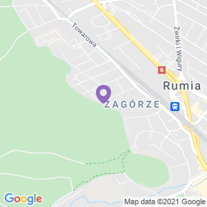 Dom na cichym osiedlu, obok lasu